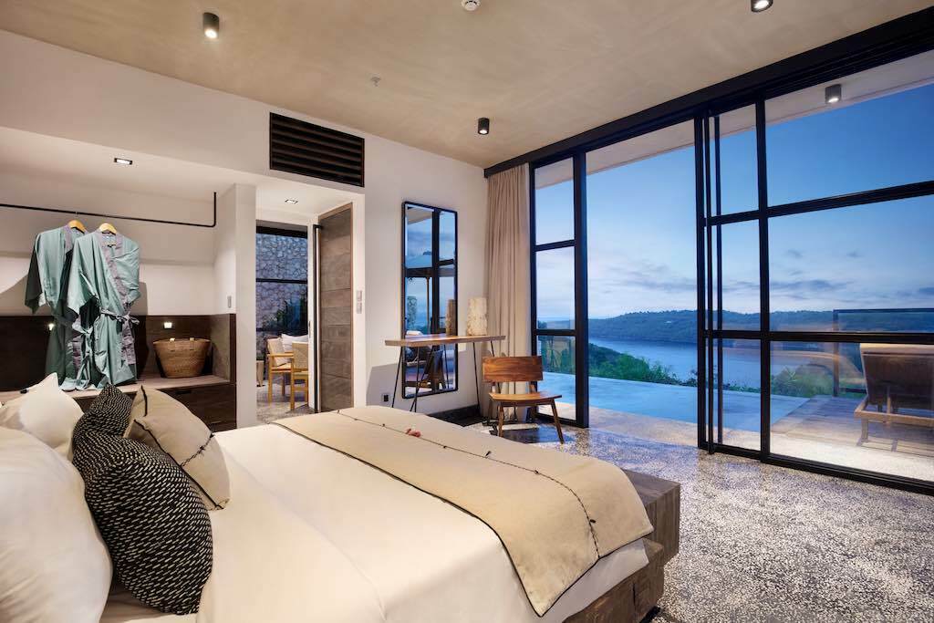 Maua Nusa Penida Bedroom Villa with living room and private pool