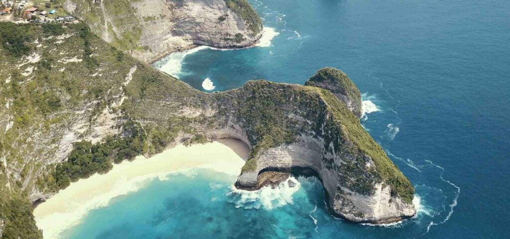 Kelingking Beach Nusa Penida Bali drone panorama