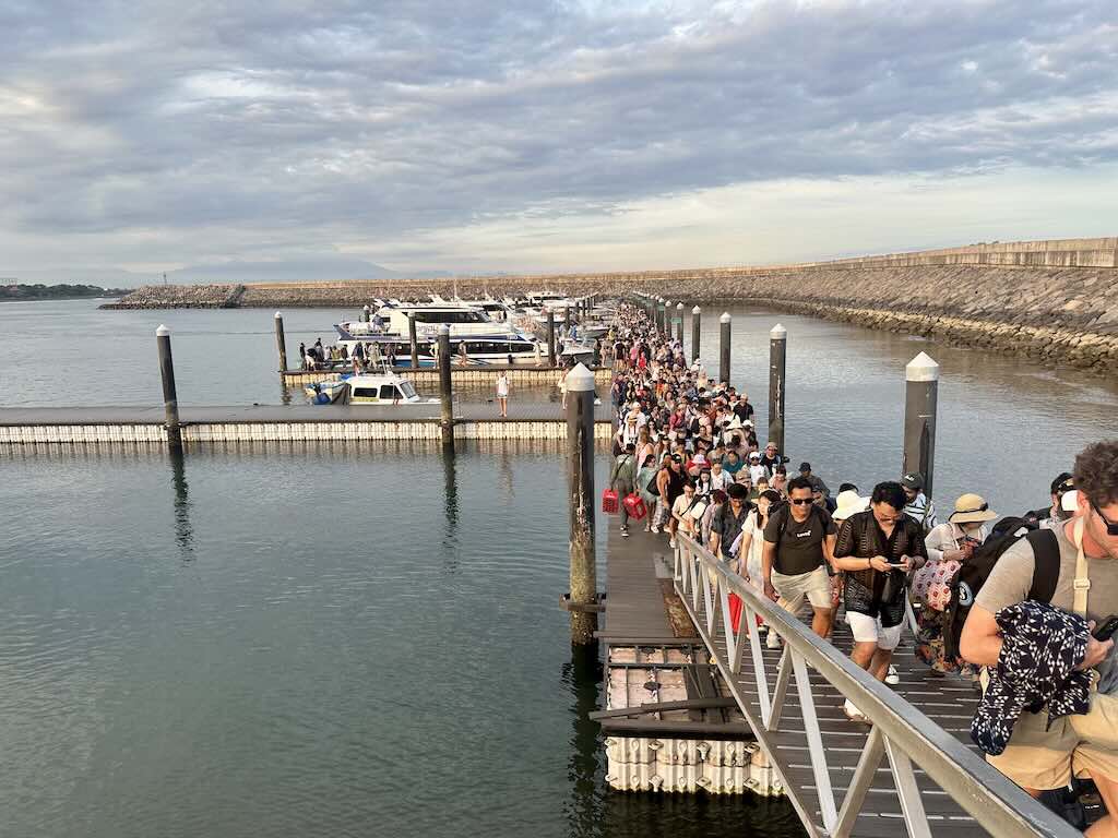 Temporada alta en el puerto de Sanur